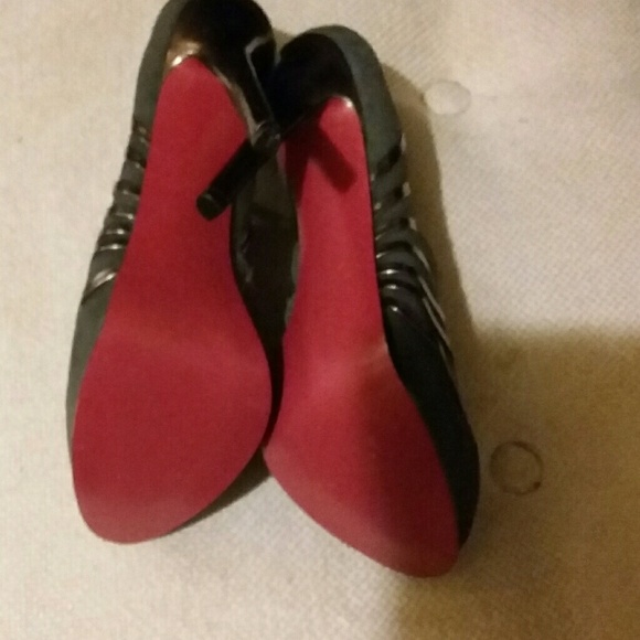 NWOT- PARIS HILTON- Grey Suede Bootie - 7 1/2 - Picture 6 of 6